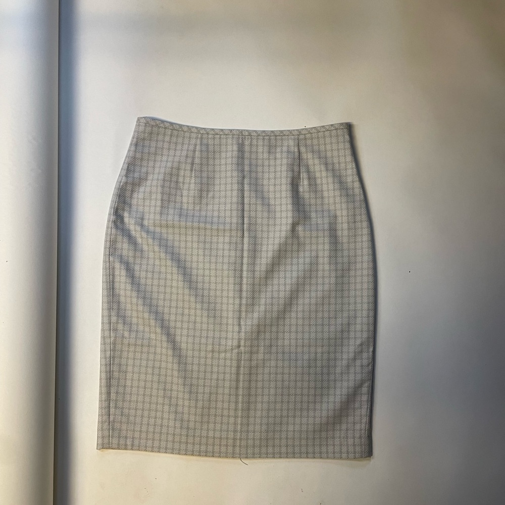 Elegant Gray Pencil Skirt